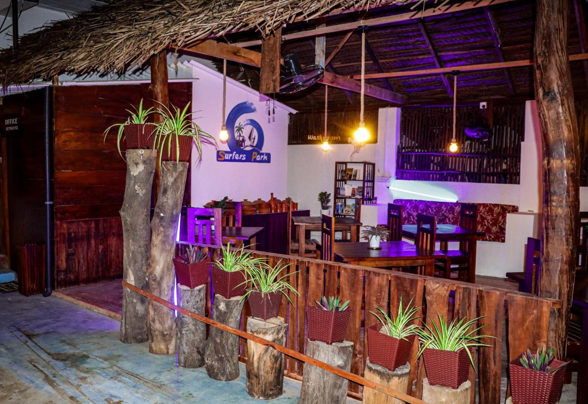 Surfers Park Arugambay Bed and Breakfast Arugam Bay Exteriör bild