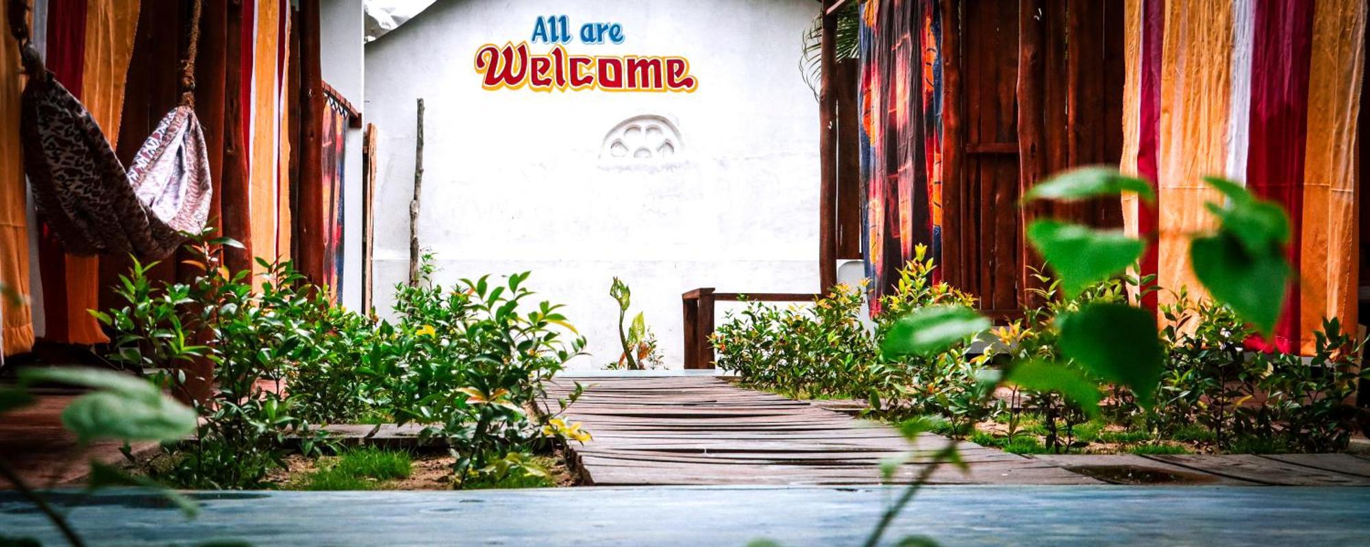 Surfers Park Arugambay Bed and Breakfast Arugam Bay Exteriör bild