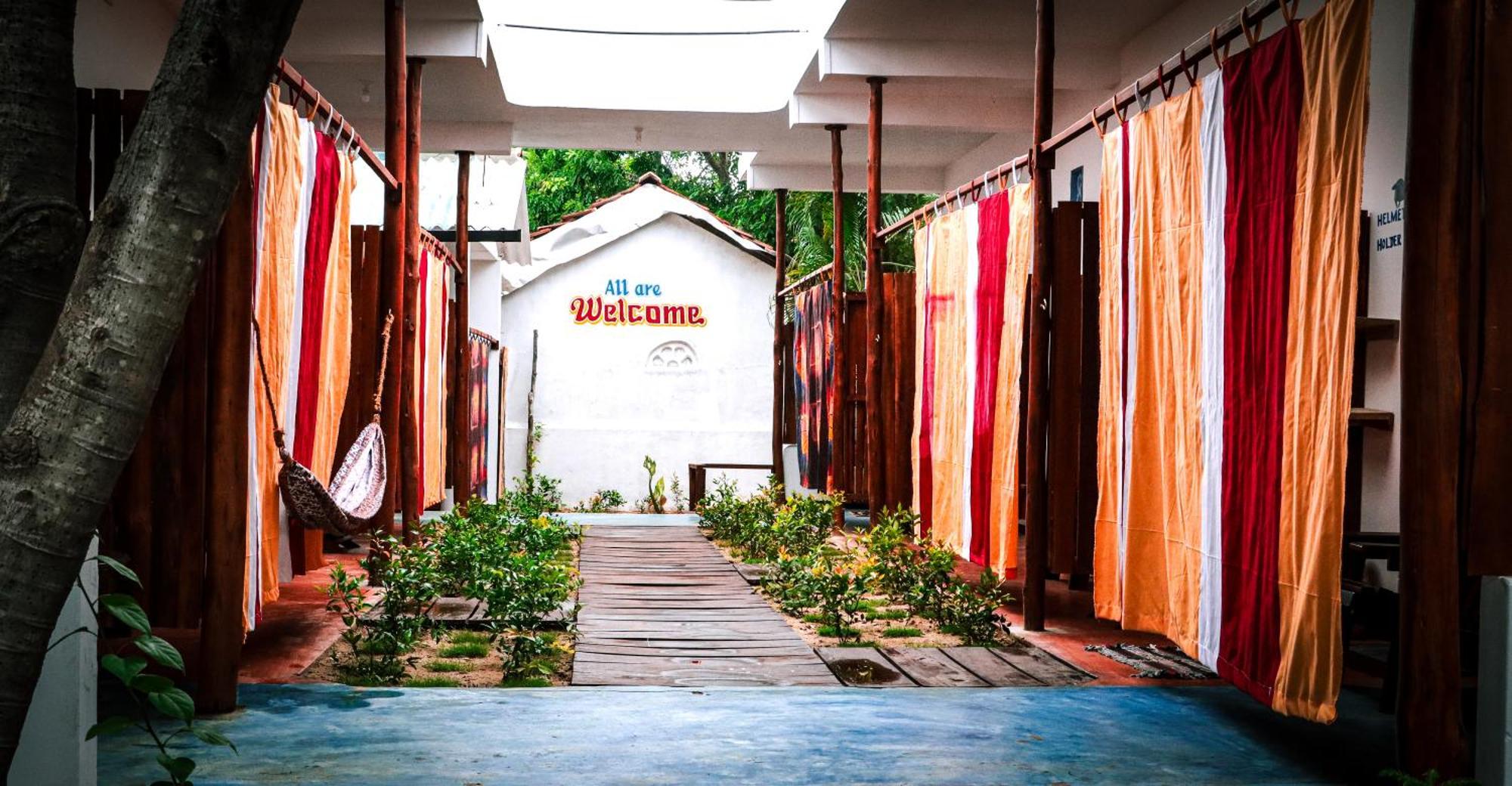 Surfers Park Arugambay Bed and Breakfast Arugam Bay Exteriör bild