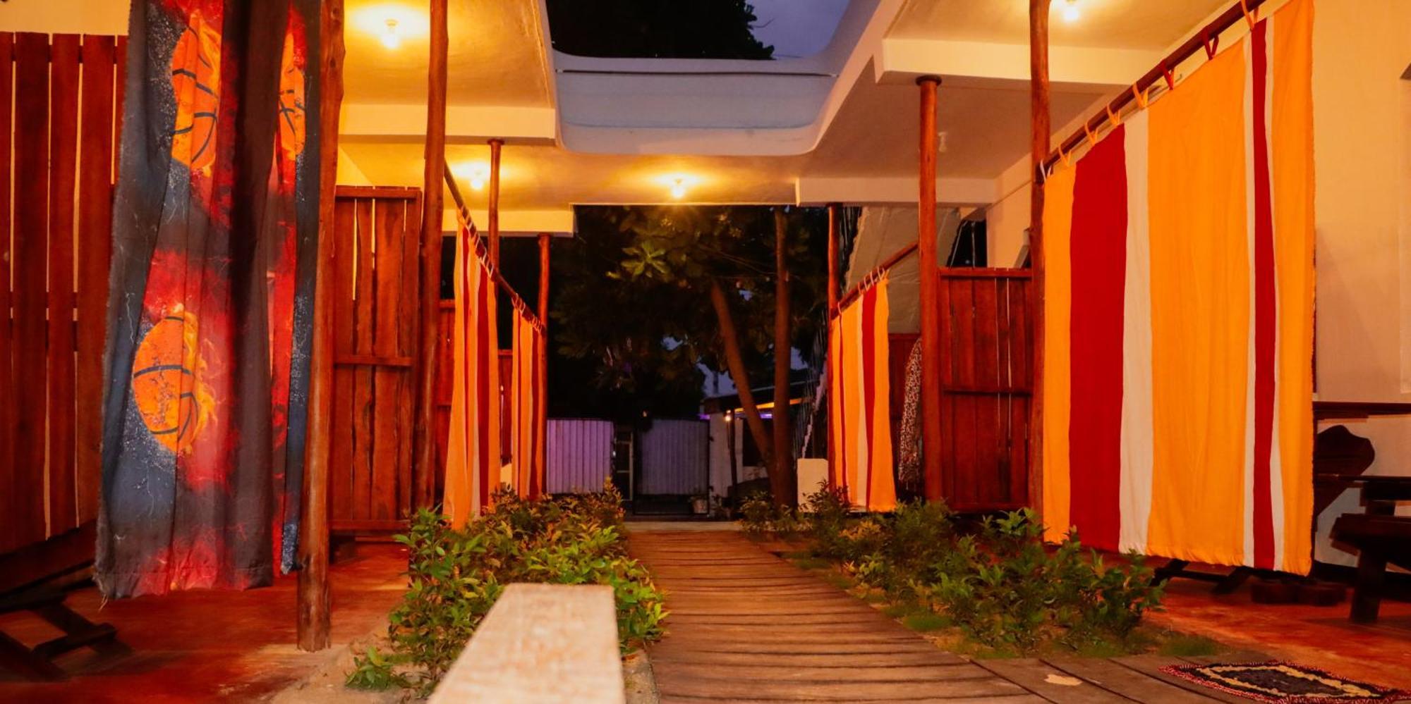 Surfers Park Arugambay Bed and Breakfast Arugam Bay Exteriör bild